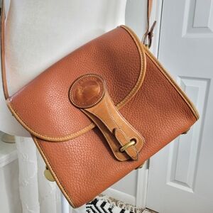 Vintage Dooney and Bourke Essex pebbled leather purse rare color, brittish tan